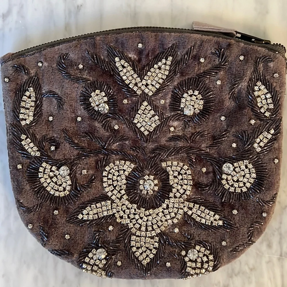 NWT Anthropologie Beaded Velveteen U Pouch Evening Bag - Picture 1 of 5